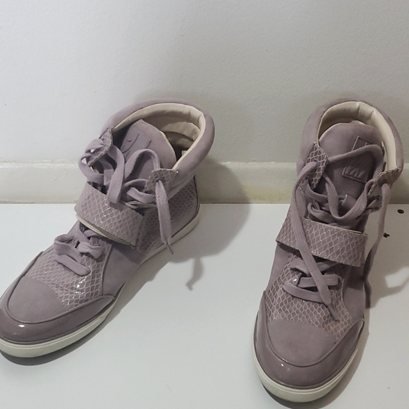 Nine West Mauve fashion sneakers 11M lace up high tops with velcro strap - Picture 1 of 4